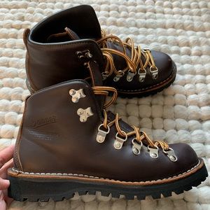 Danner women’s leather boots size 6.5 worn 3x